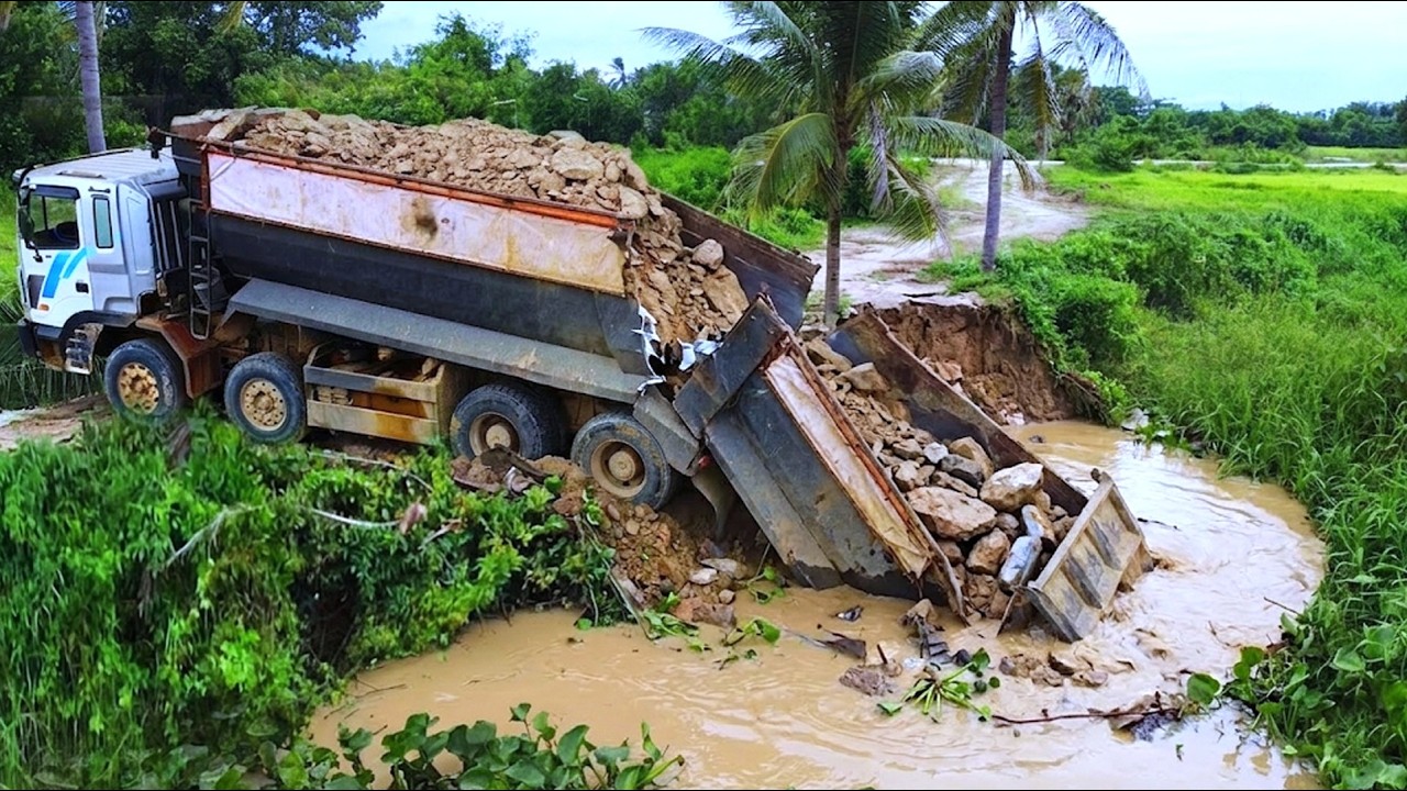 First Start Amazing PROJECT!! Filling Deep POND In Flooded Area Use SHANTUI Bulldozer & 25Ton Truck.