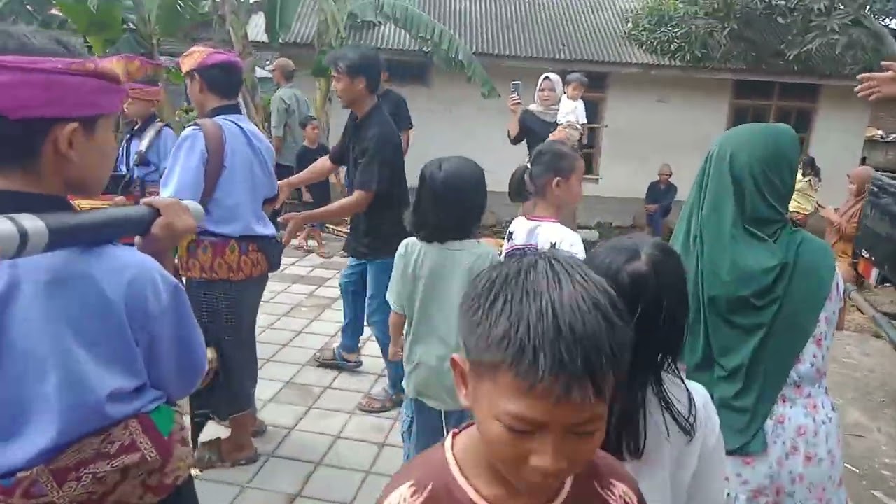 Ale Ale bajang girang dusun anak dui kesik begawe di sukerare atas pimpinan Amak Sahuri 