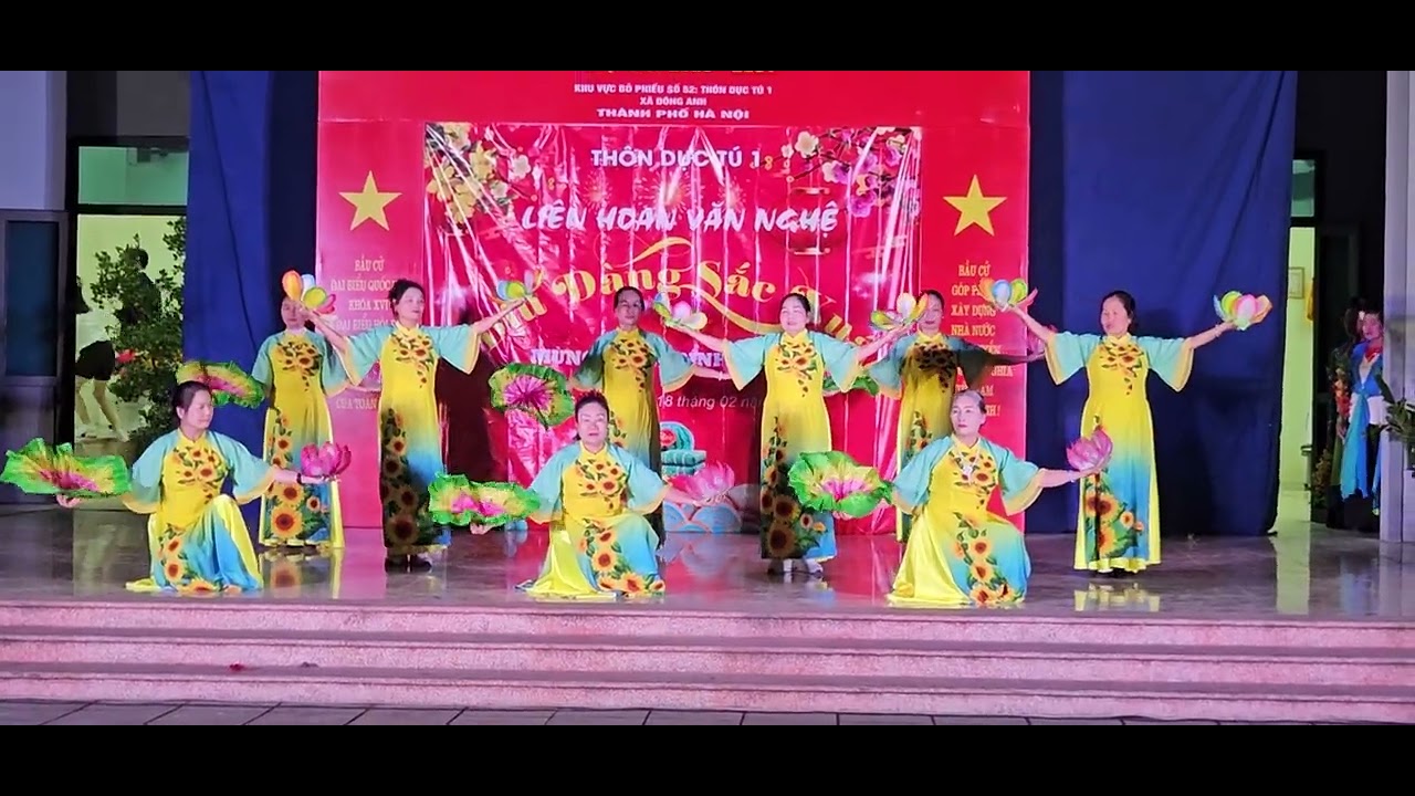 Mẹ múa M2 Tết 2026