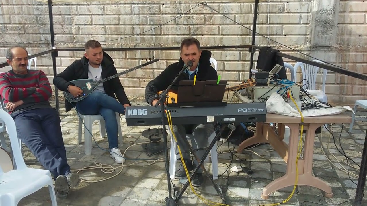 selahattin gümüş. denizin dibinde demirden evler