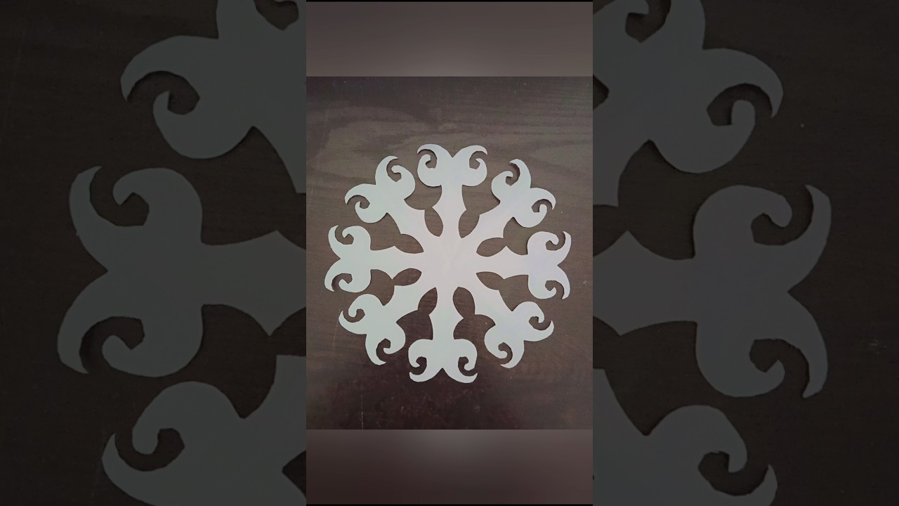 Jak wyciąć IDEALNY płatek śniegu z papieru ❄️ #diycrafts #shorts #shortsfeed