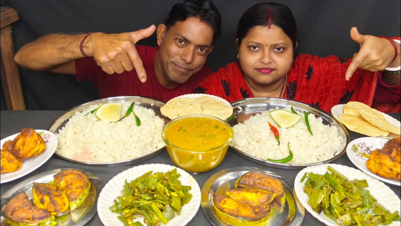 RICE VEG DAL BAGUN VAJA SIM VAJA FULKOPIR PAKORA PAPAR EATING CHALLENGE/FOOD EATING CHALLENG 
