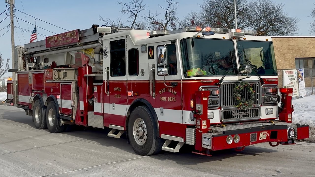 West Allis Fire Department Engine 62 and Tower Ladder 62 Responding 12-15-25