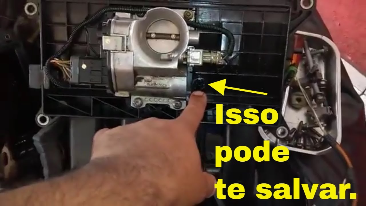 Peugeot 206 1.0  filtro de ar sujo de óleo,óleo no coletor de admissão e corpo de borboleta.