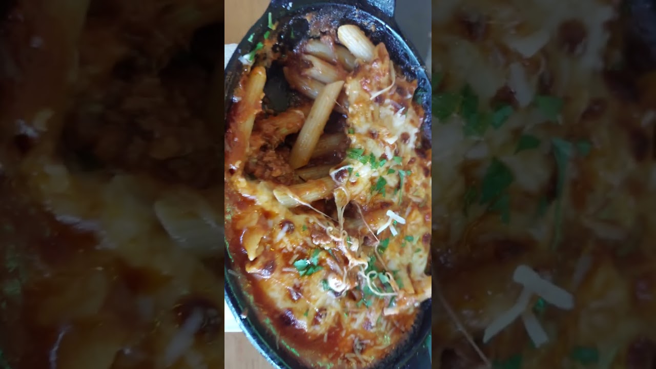 Unbelievable way lady serves Pasta #viral #foryou #satisfying #viralvideo #asmr #food #youtubevideo