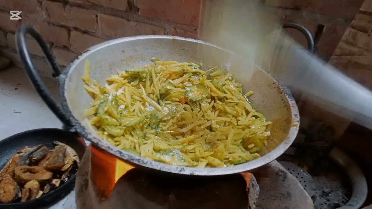 রুই মাছ দিয়ে সিম আলুর তরকারি এভাবে রান্না করে খেয়ে দেখুন 