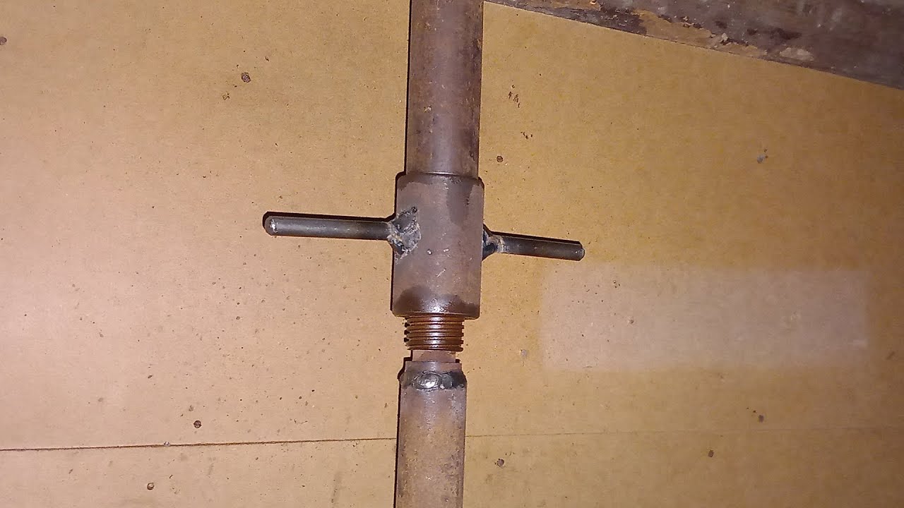 Wzmocnienie drewnianego stropu śrubą trapezową Tr 40 x 3 , rura grubościenną fi50x8 i fi 50x4mm
