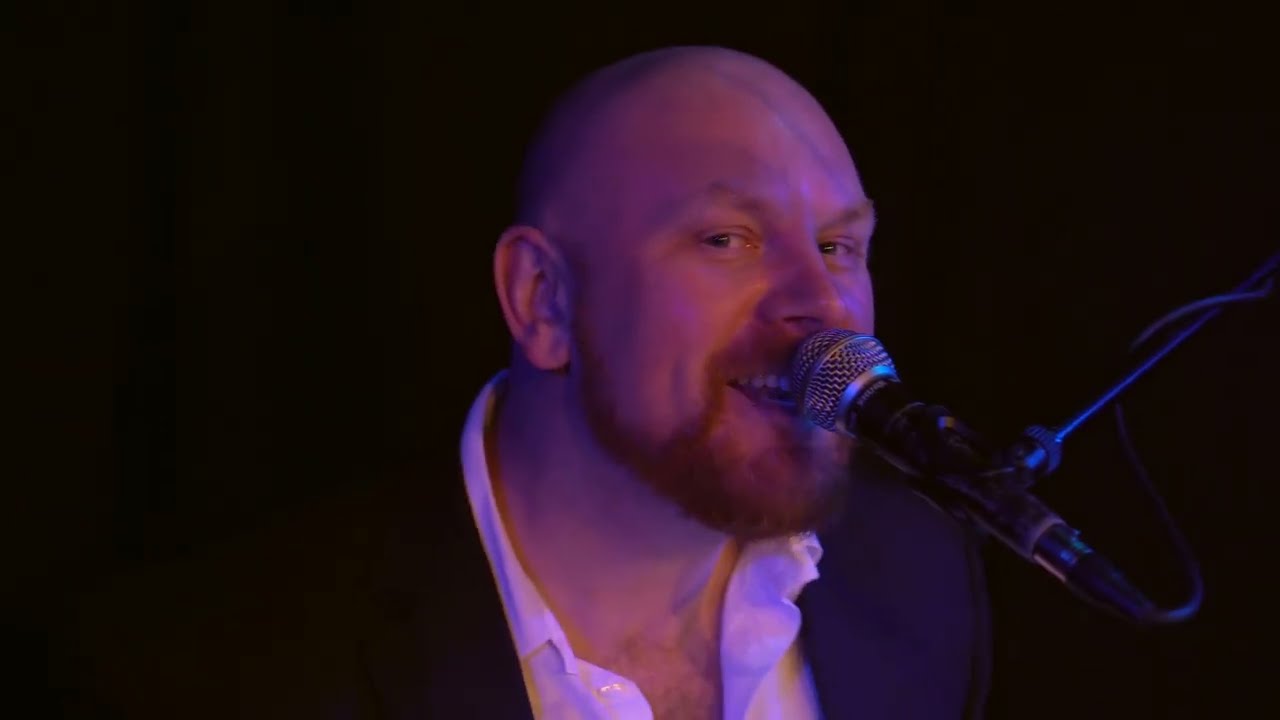 Four on the Floor West Midlands wedding band All The Small Things 4K