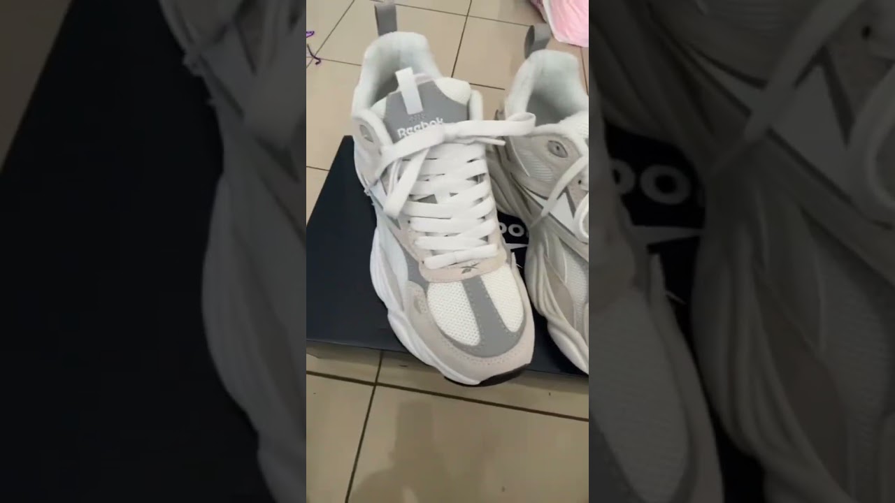 Reebok charge sneakers 👟🤍 #chunkysneakers #sneakers #whitesneakers