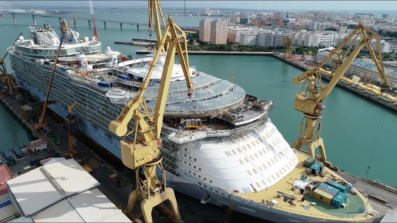 World&rsquo;s Largest Cruise Ship Gets Amplified: Oasis of the Seas Construction Update