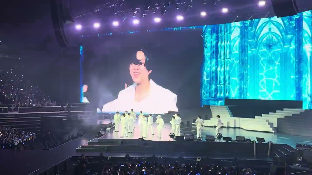 SUJU SS10 (Singapore, Day 2) — Part 1 (start off concert until Black Suit) 