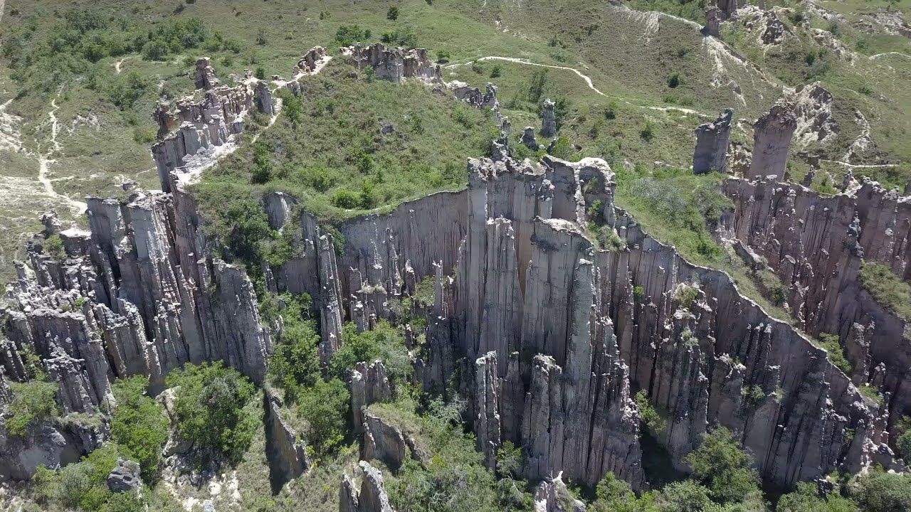Sobrevuelos con Drone del &Aacute;rea &Uacute;nica Natural los Estoraques 4K