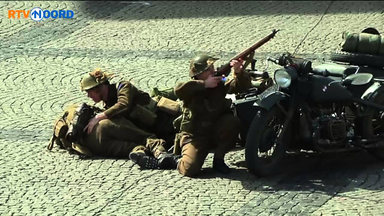 Beelden: Canadezen vechten tegen de Duitsers op de Grote Markt - RTV Noord
