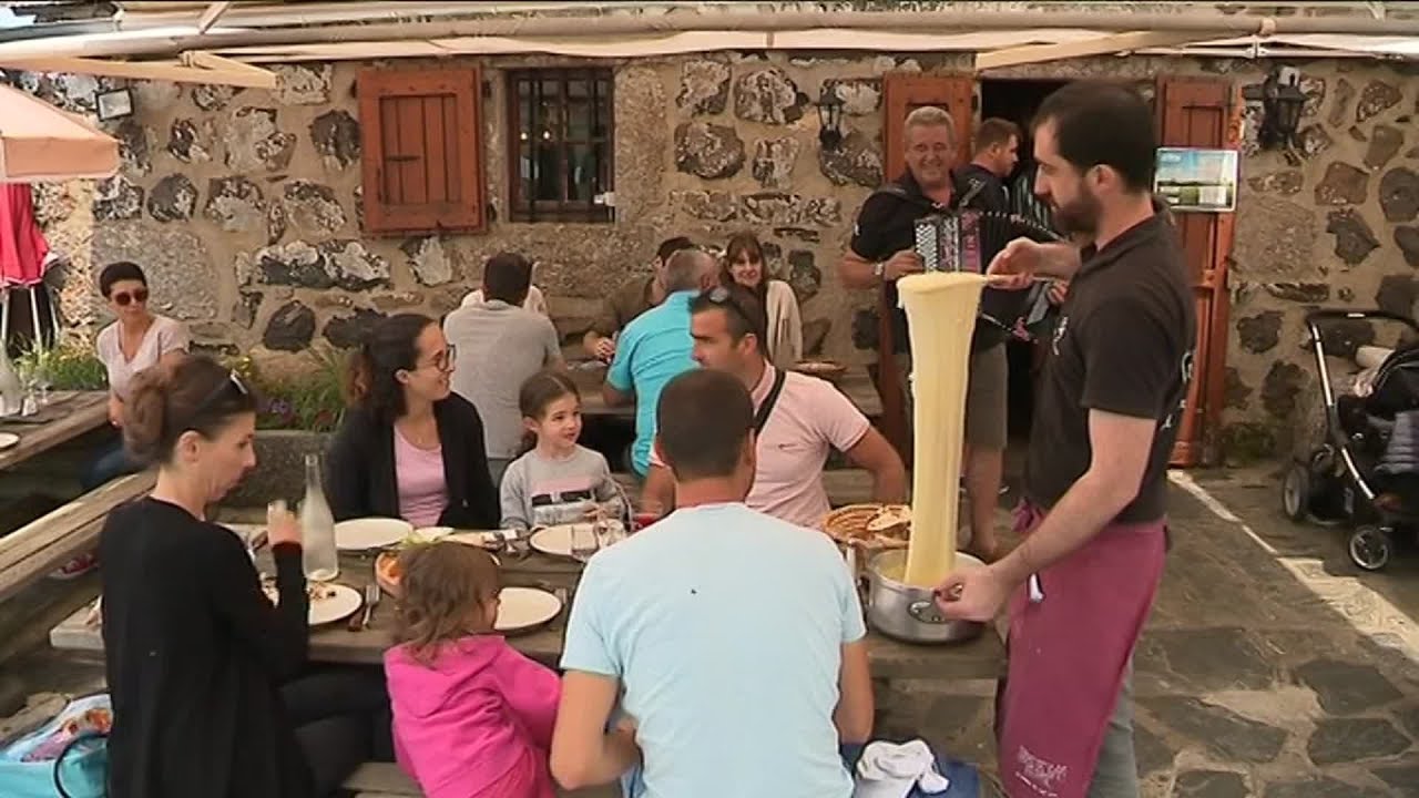 Lozère : les touristes plébiscitent les burons de l'Aubrac