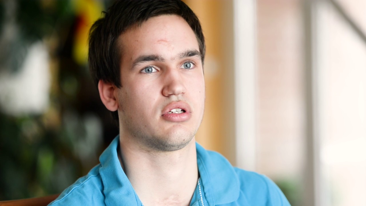 Leonard, 19 Jahre, Halbseitenlähmung