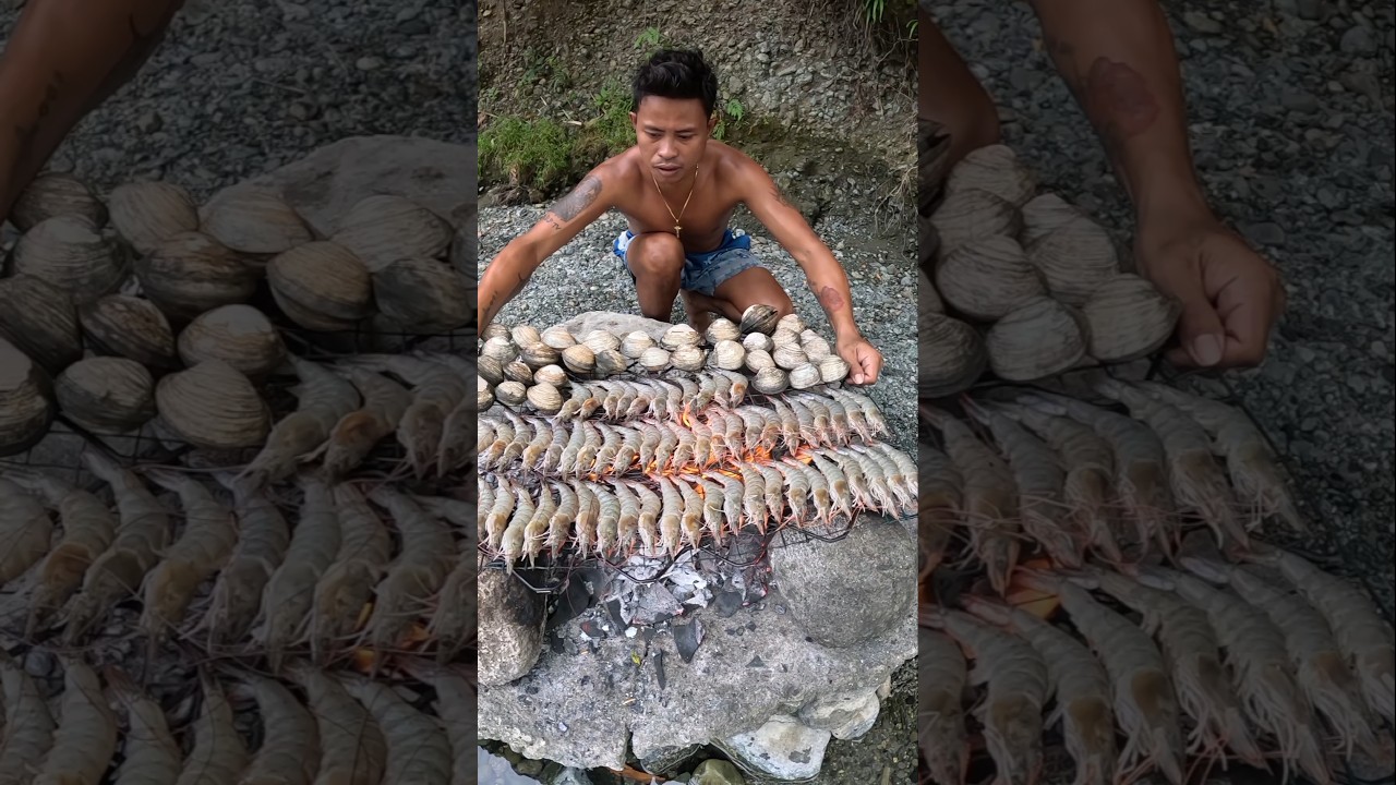 Fisherman Cooking Grilled Shrimps & Clams For Breakfast! 🔥