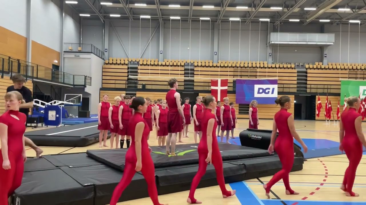 Lilleholdet opvisning i Farum ALLE spring