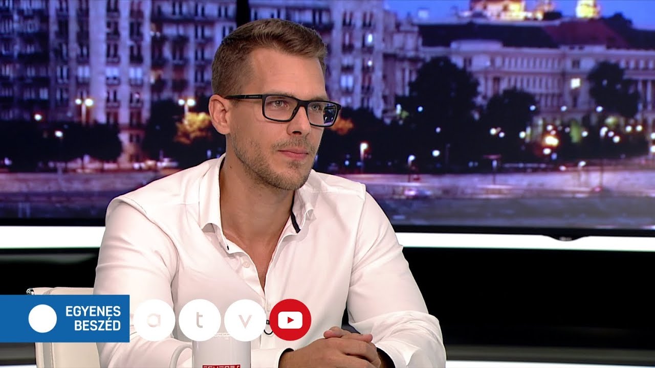 Bez&aacute;r a budapesti &Aacute;trium sz&iacute;nh&aacute;z a most kezdődő &eacute;vad v&eacute;g&eacute;n