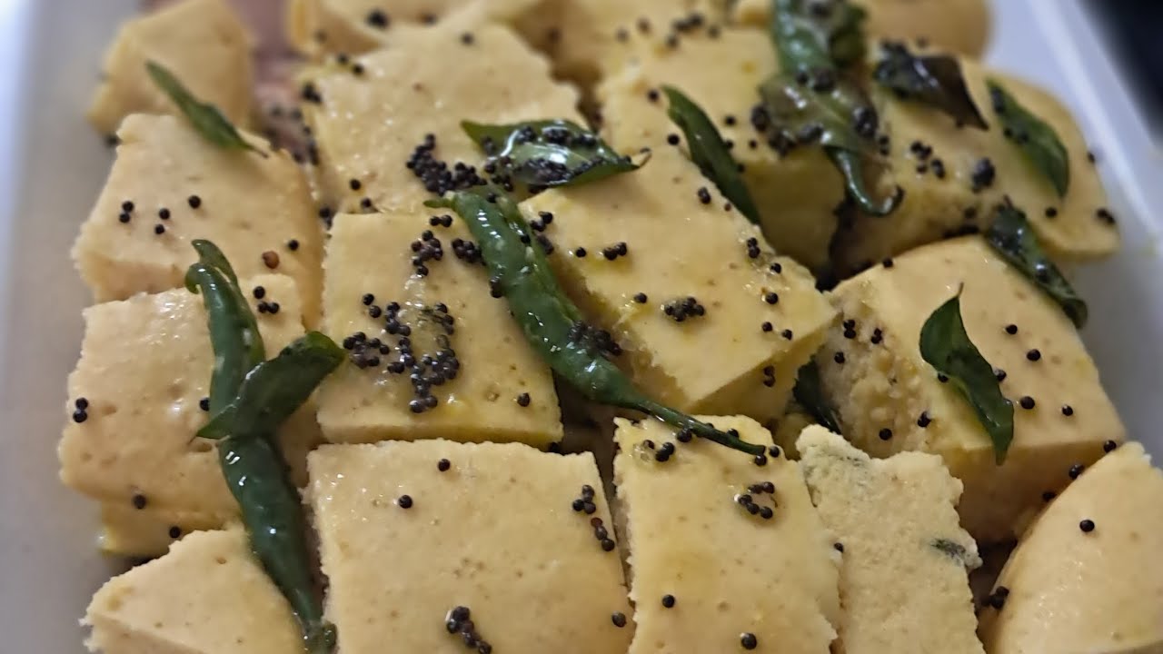 Khaman dhokhla Gujrati dish#food #easyrecipe #instentrecipe #shorts #youtubeshorts #trending #deshi