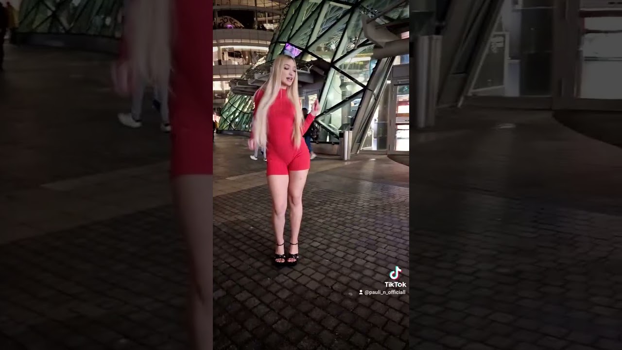 spojrzał mi się w oczy