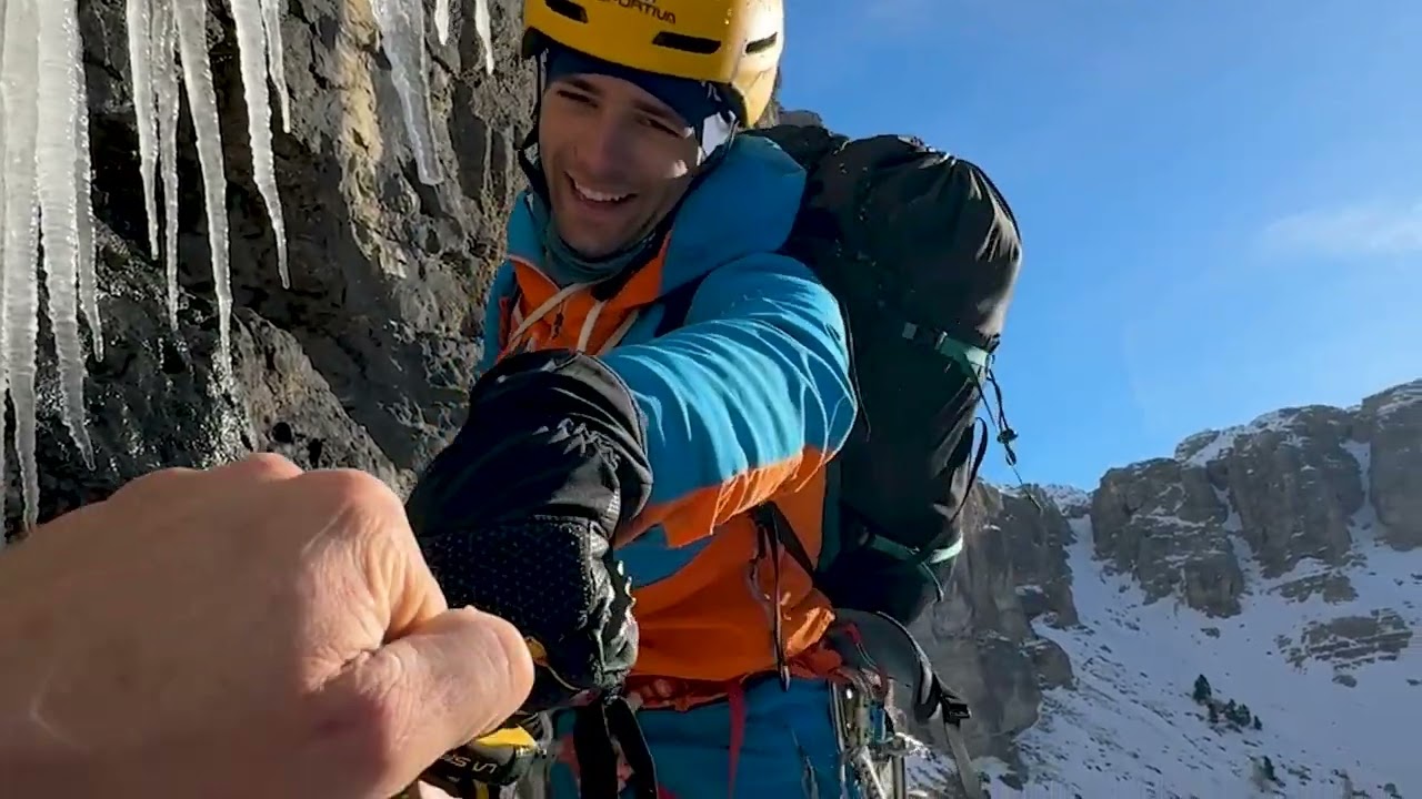 Ice climb and fly : Episode 1 Dolomites Vallunga