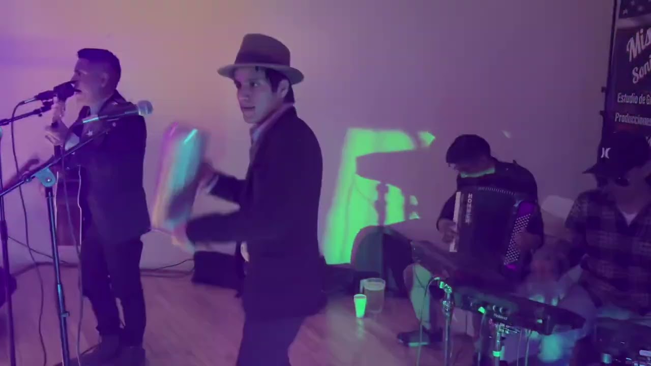 Polivio Mayancela y los Chicos del Amor en vivo Ft Mister Mago Producciones 22 abril del 2023