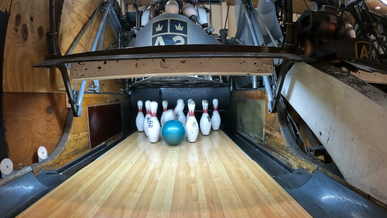 Brunswick A-2 Pinsetter in Operation | How it works
