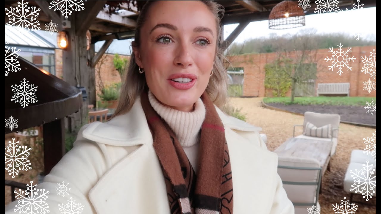 CHRISTMAS MARKET SHOPPING & DECORATIONS HAUL // Vlogmas Day 13