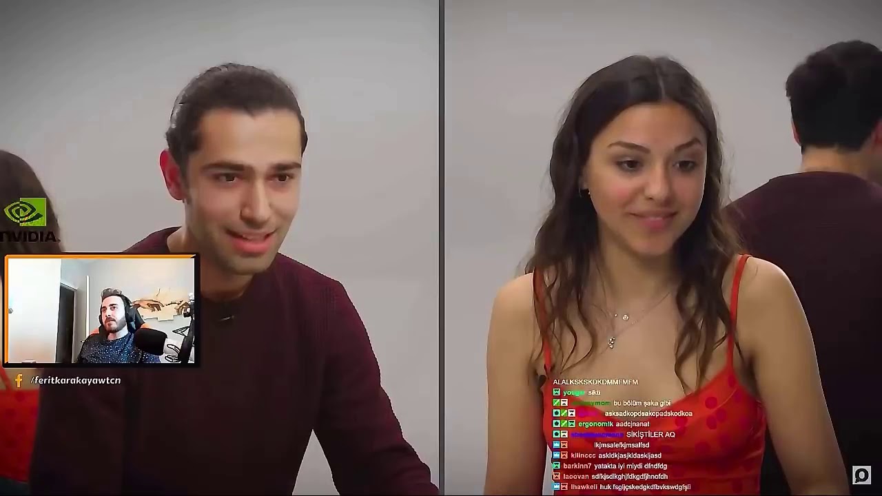 Ferit (WtcnN) Sırt Sırt'a izliyor ve Kıza S&ouml;v&uuml;yor