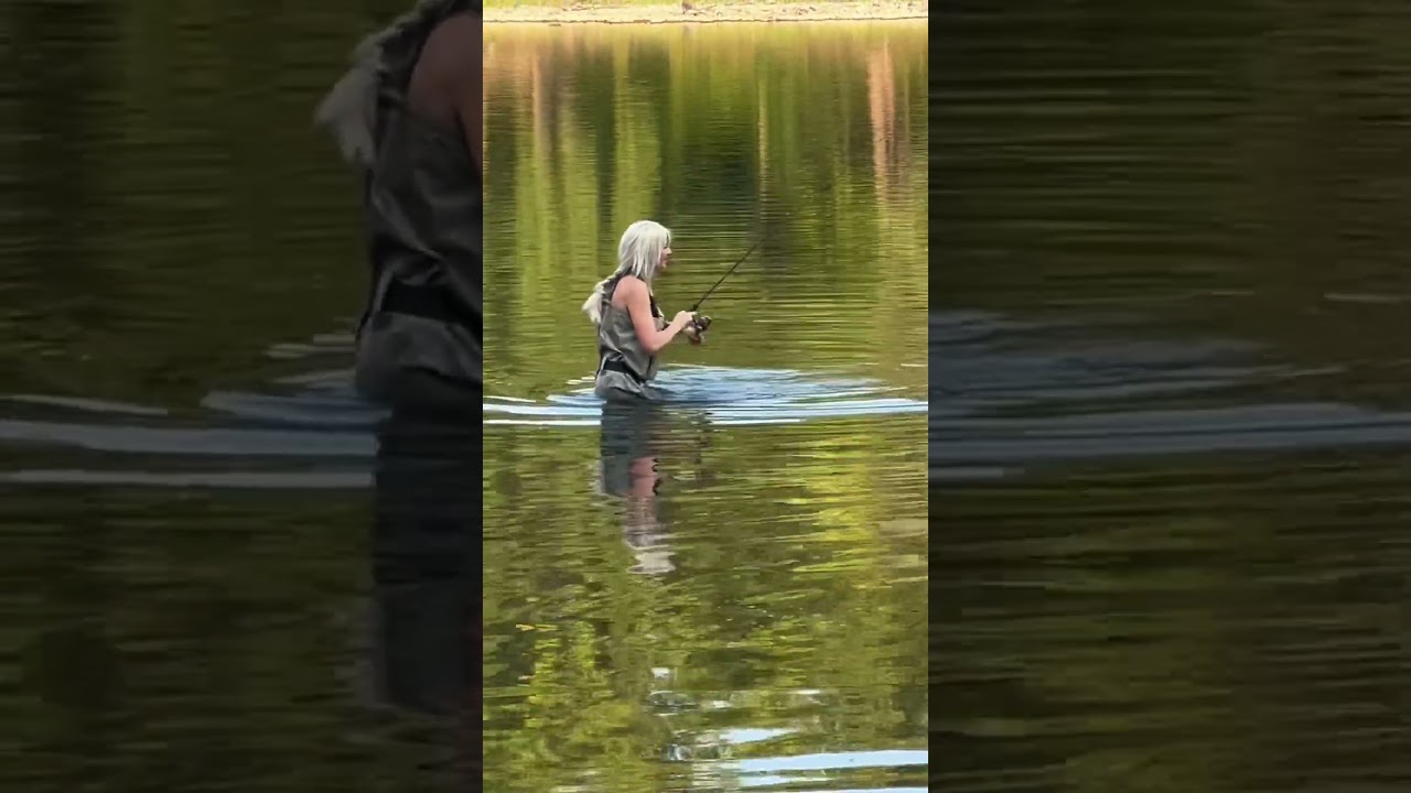 Just explaining why I love my new @8fans.official waders and BAM fish on! #smallmouthtricks