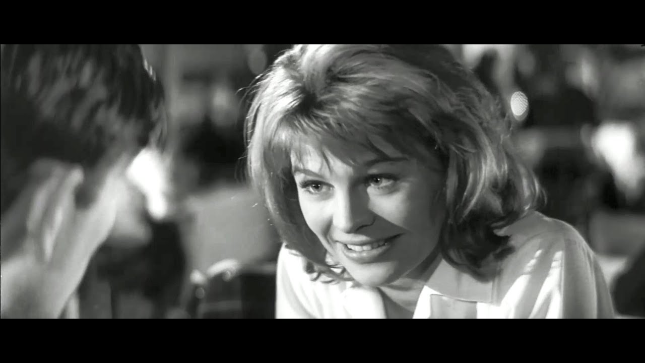 BILLY LIAR (1963) Clip - Julie Christie & Tom Courtenay. Song: 
