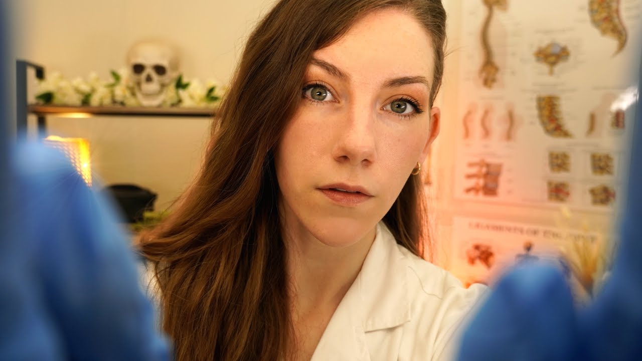 Chiropractor (?) 'Neck Adjustment' (?) ASMR ( 💤)