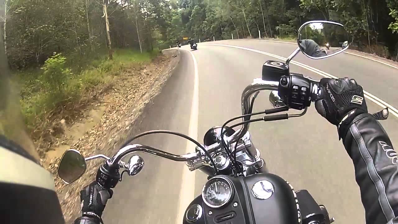 2 x 2012 Harley Davidson Street Bob vs. 2011 Fat Bob vs. 2009 CVO Softail vs. Triumph Bonnevi