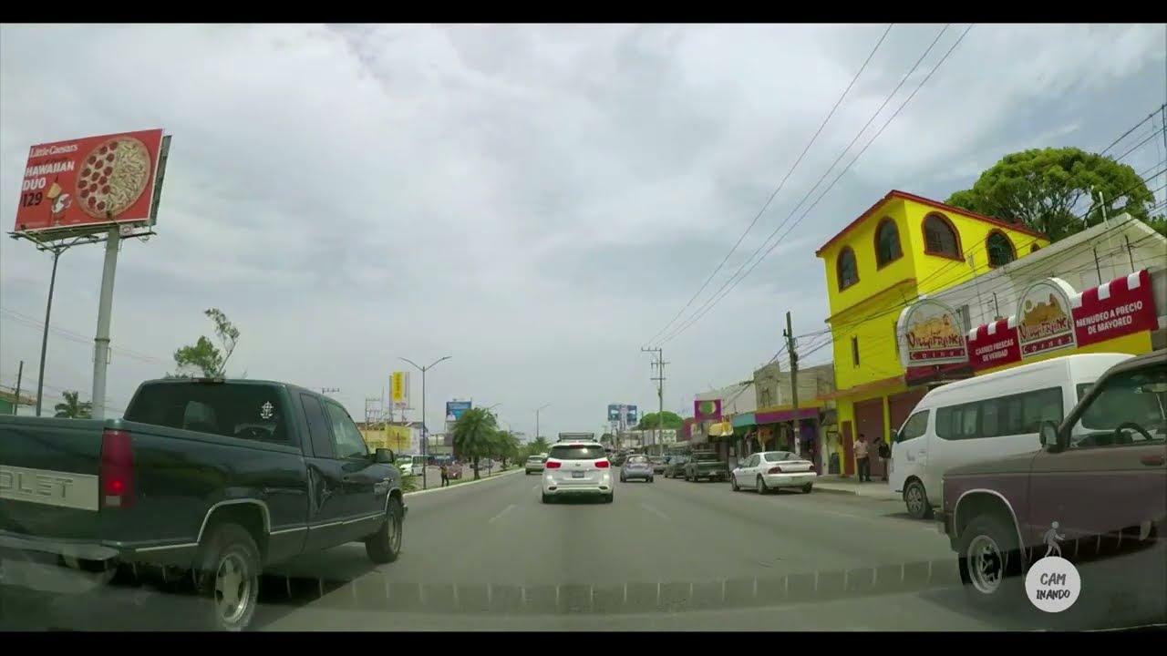 Manejando por la avenida Mante, Tampico, Tamaulipas