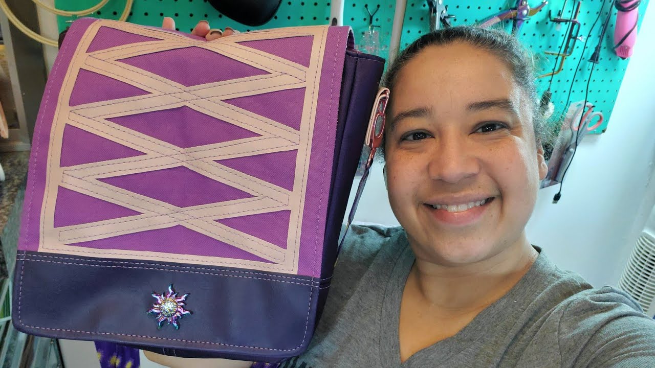 Making the Mighty Messenger Bag by Fierce Kitten Studios.