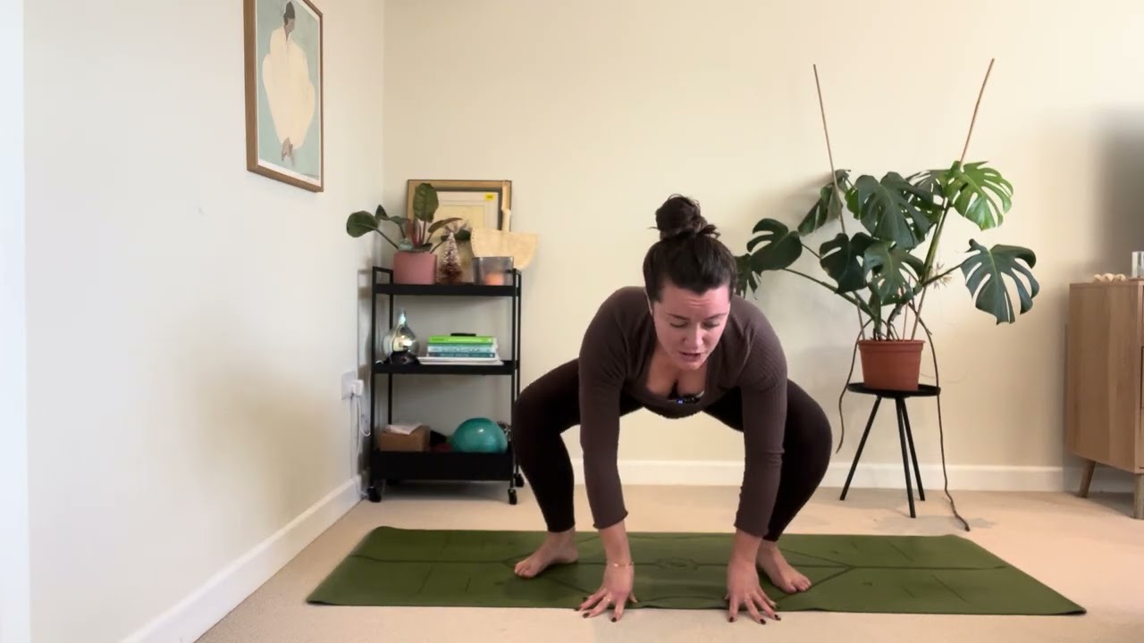 Short yoga flow to let go of tension