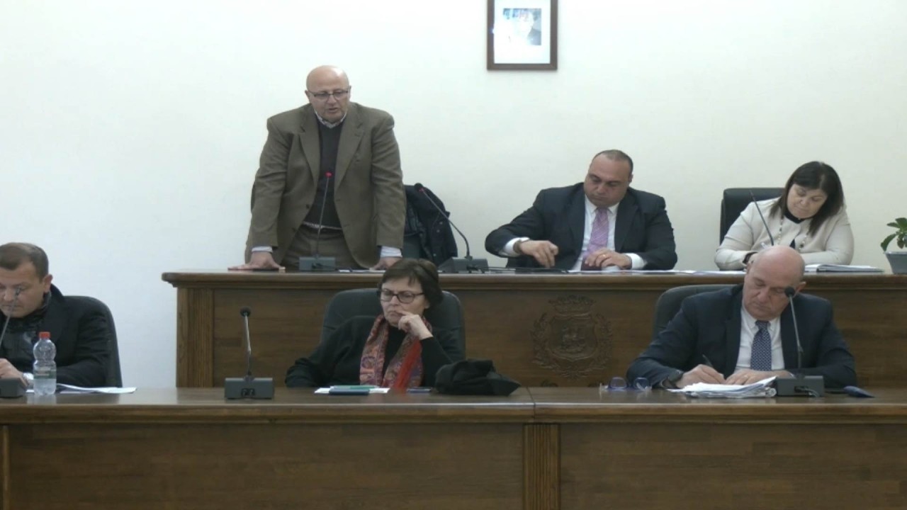 Consiglio Comunale a Roccella: Duro scontro in aula