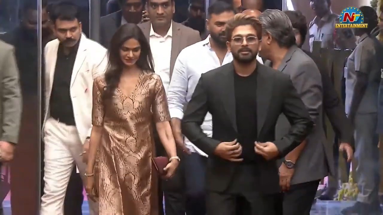 Allu Arjun and Sneha Reddy Entry | Allu Cinemas Grand Launch Event | @NTVENT