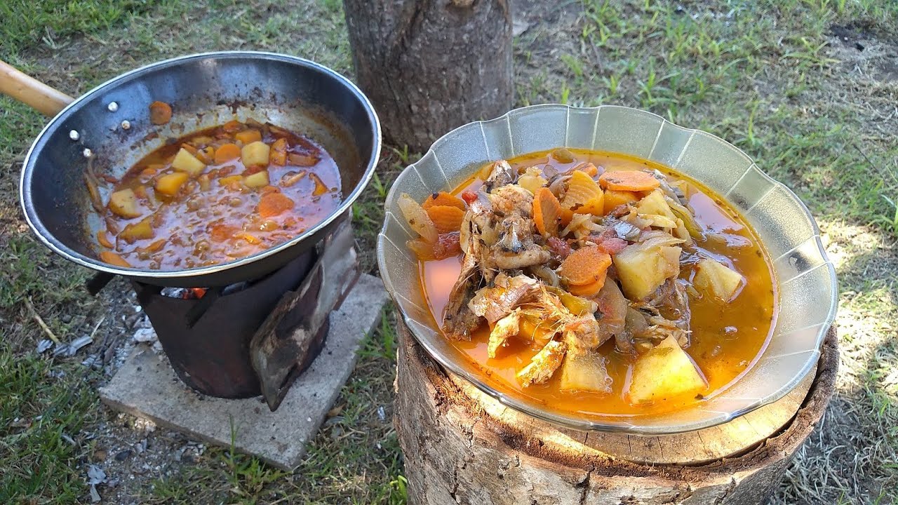 Cocinando chupín de sardinas en el jardín, @COCIN-AR