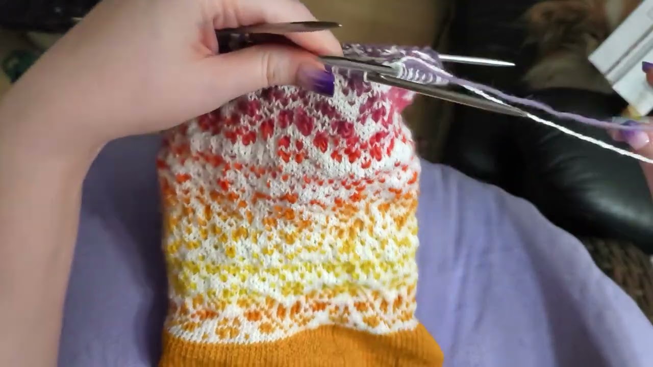 Relaxing knitting with me - doodle scarf - part 1 