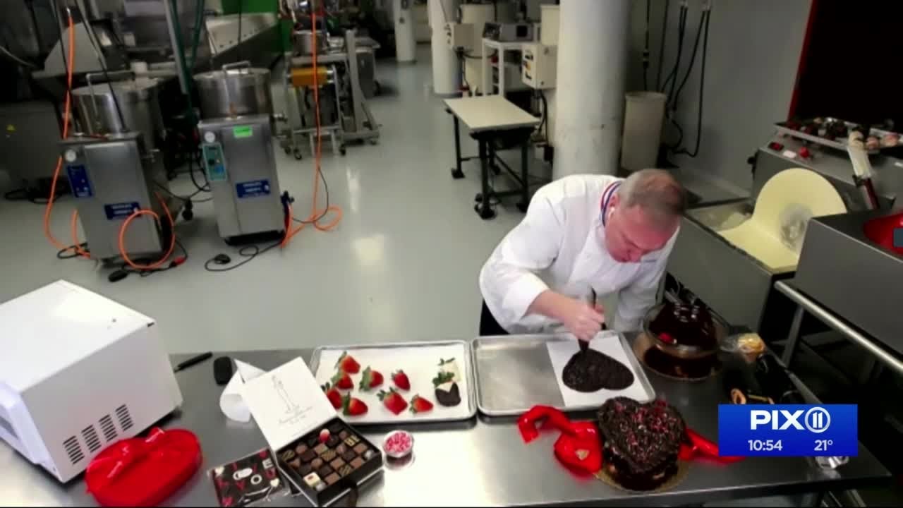 How to make Jacques Torres&rsquo; Valentine&rsquo;s Day chocolate heart box