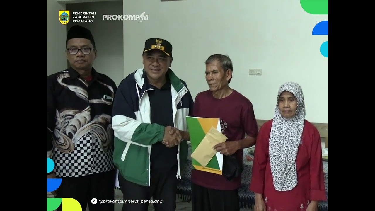 Tinjau Lokasi Banjir Comal dan Penyerahan Bantuan Korban Kebakaran Desa Longkeang.