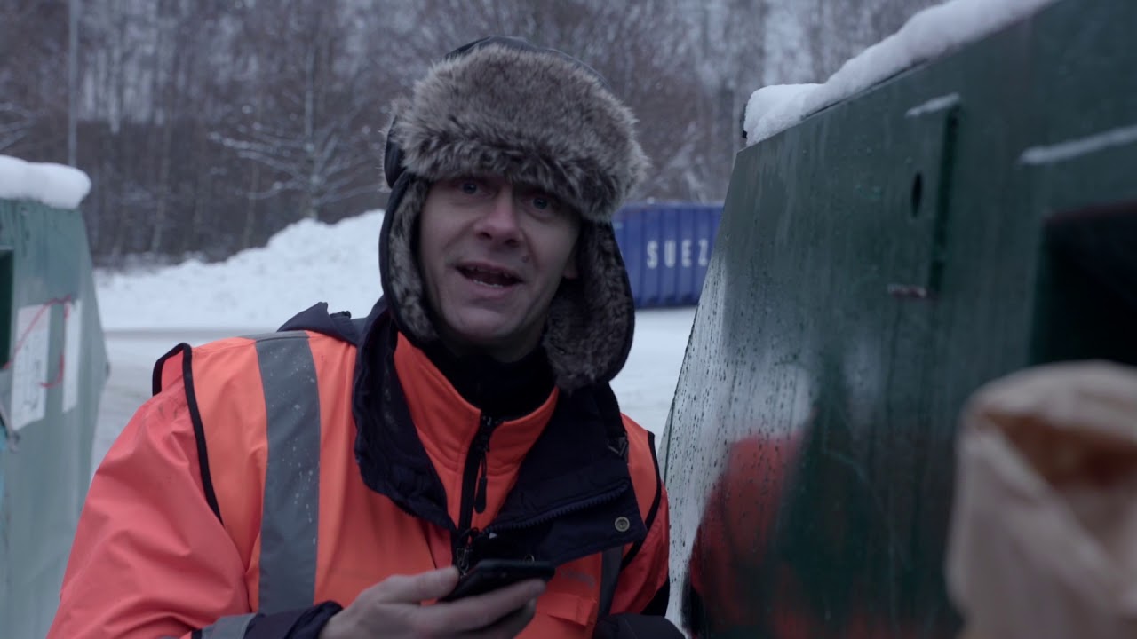 Tobbe Trollkarl prankar Södertäljes återvinnare