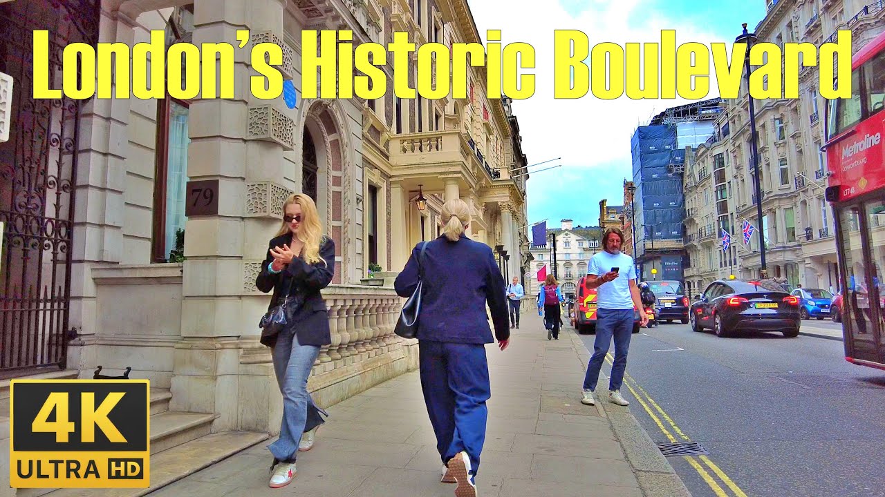 London Walking Tour at Pall Mall – Historic Streets & City Sounds
