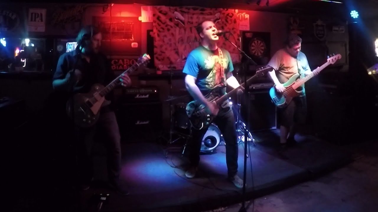 Left Handed Knives - Paranoid (Live at Black Monk Tavern)