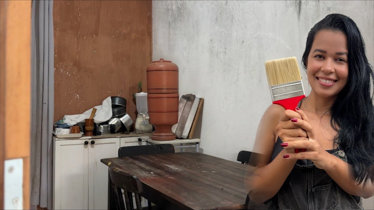 Transformei a sala da minha mãe gastando pouco - Sala pequena e simples tem solução? Confira!