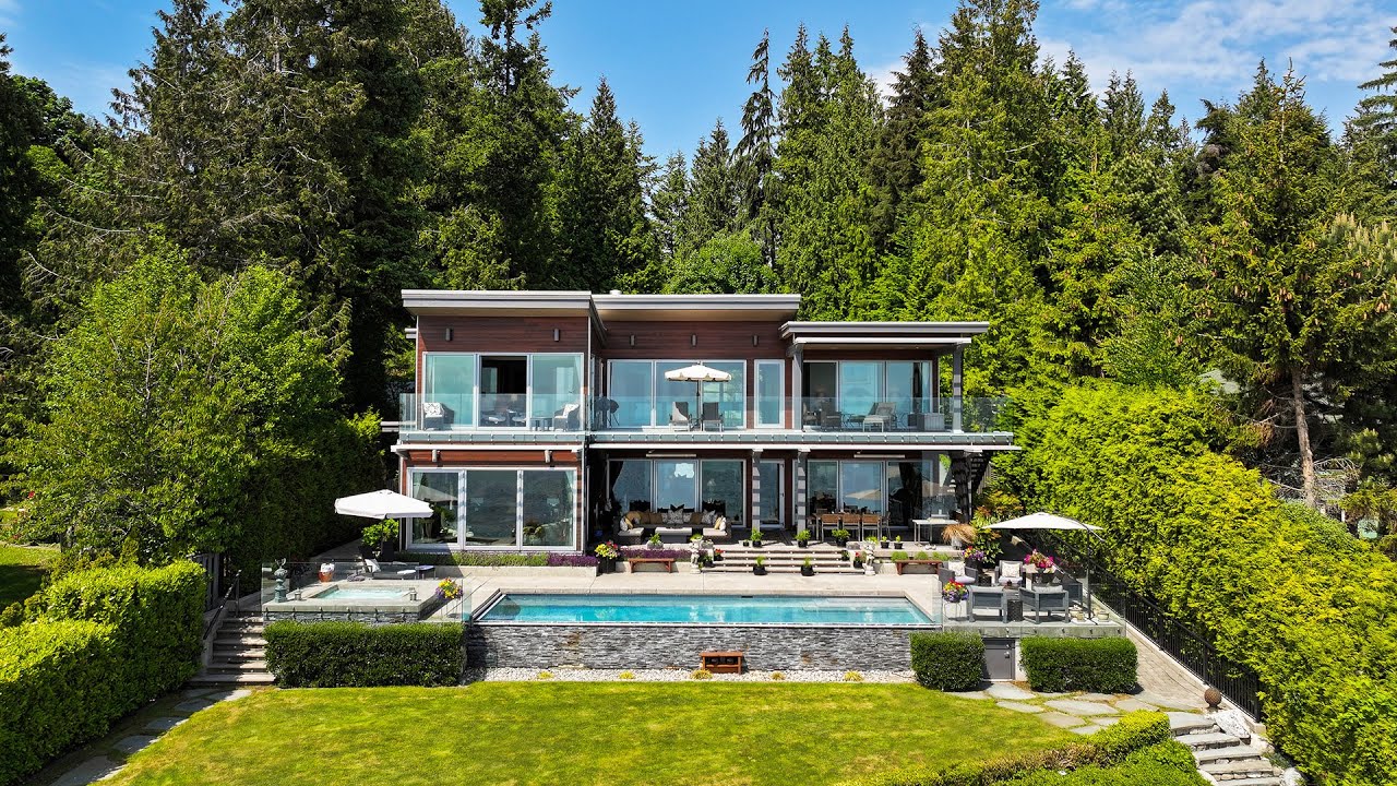 Oceanfront Dream Home on the Sunshine Coast :: 4155 Browning Road, Sechelt