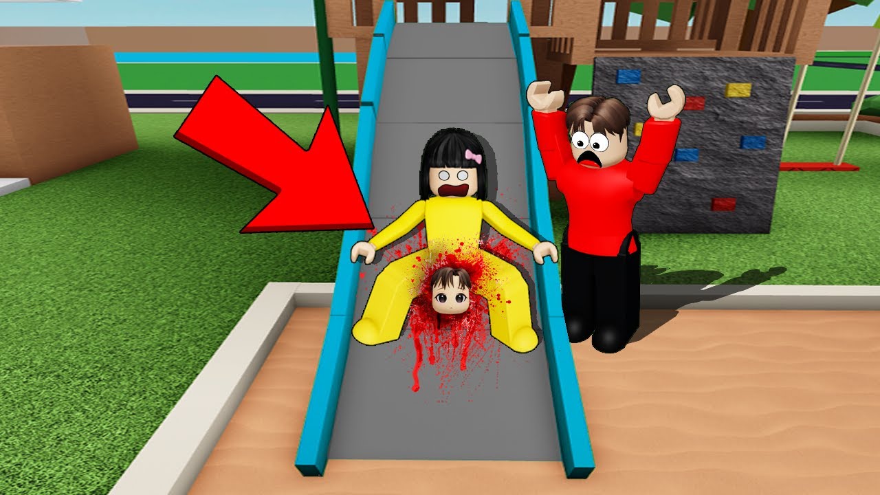 Mio Hamil Melahirkan Di Atas Perosotan 😱 Yuta Panik Panggil Ambulance | ROBLOX