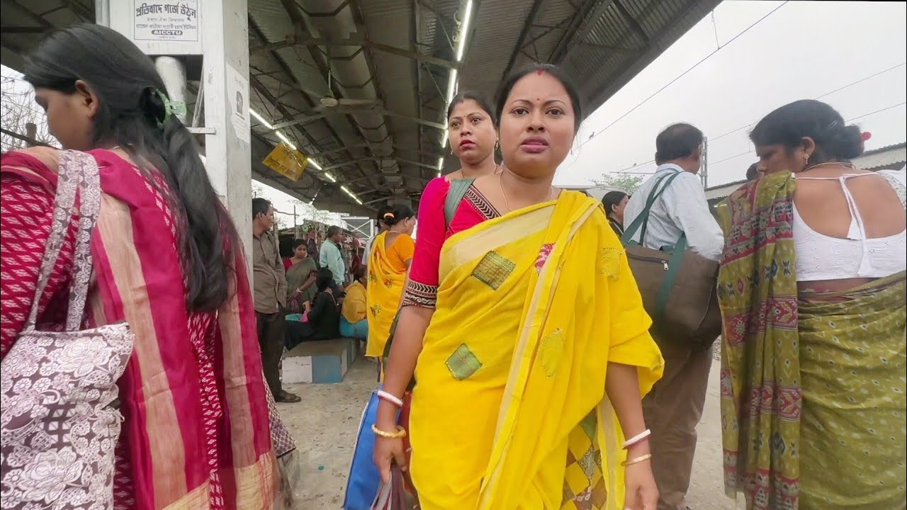 স্বপরিবারে মায়াপুর থেকে অনেক কষ্ট করে বাড়ি ফিরলাম