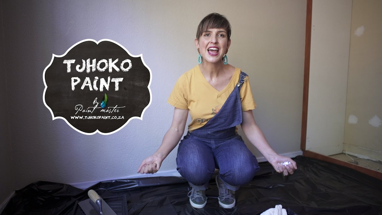 Plaster a wall with Tjhoko's Stencil Of Paris and Nadine Vosloo